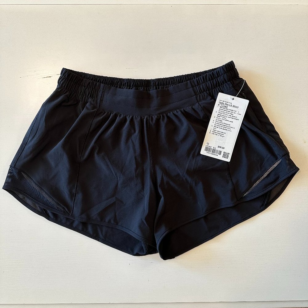 Lululemon Hotty Hot 4” Short Size 12 low rise tags removed